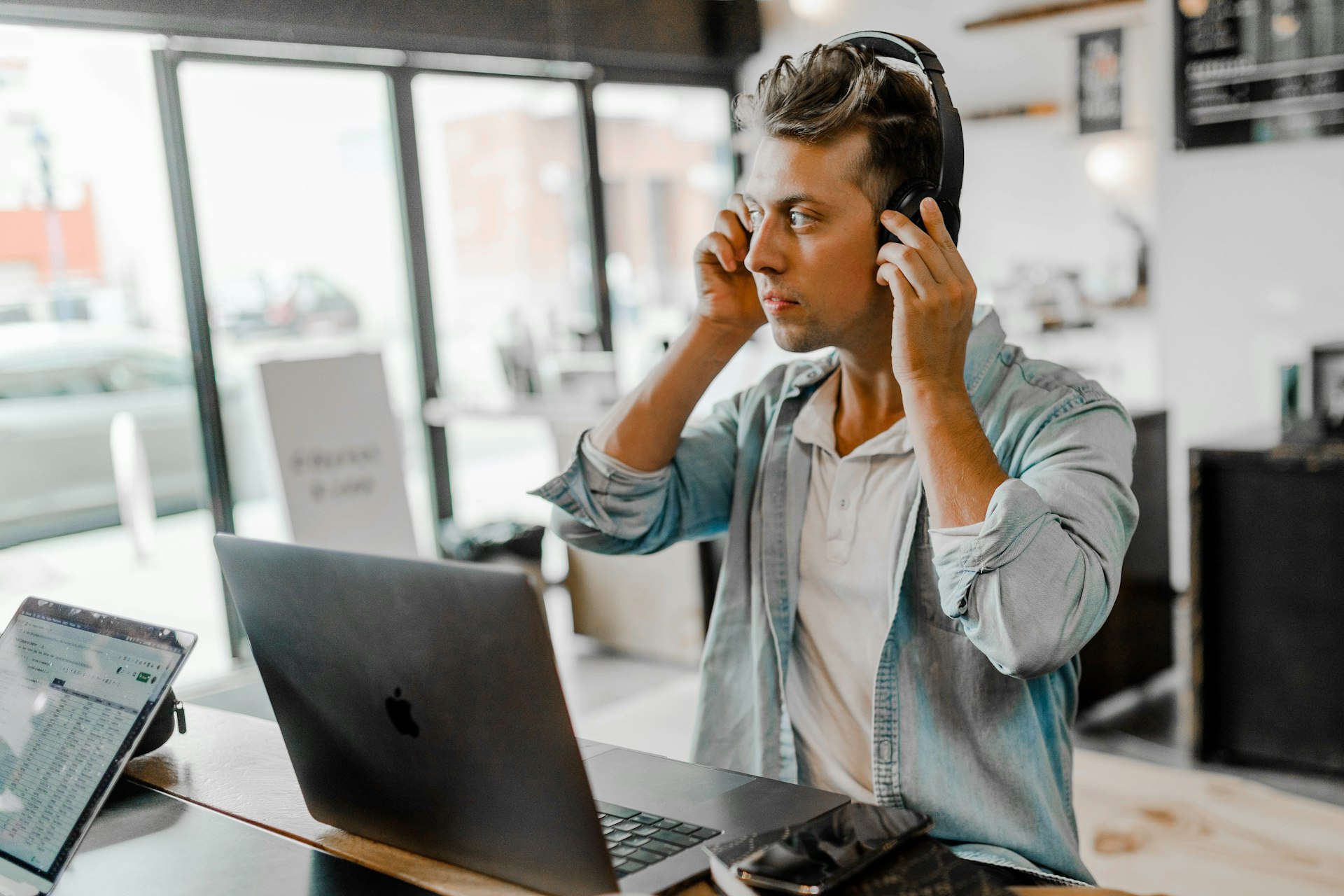 Support expert dédié de Sycon à l’écoute des clients